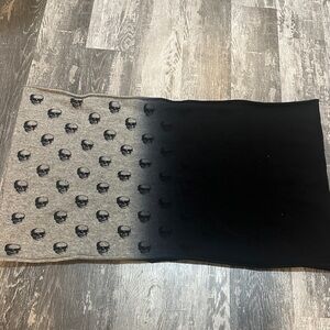 Skull Cashmere ombré cowl scarf